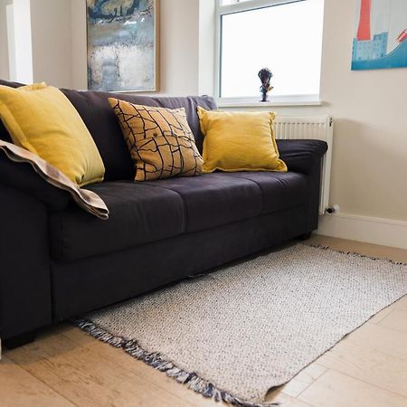 Star London Bell Lane 3-Bed Haven Apartment Hendon Exterior photo
